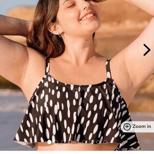 Shapermint Black and White Ruffled Bikini Top. NWT